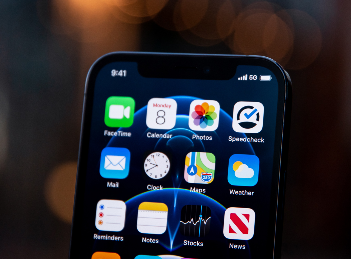 苏家屯苹果手机维修分享为什么 iPhone 12 在冬季会自动关机 