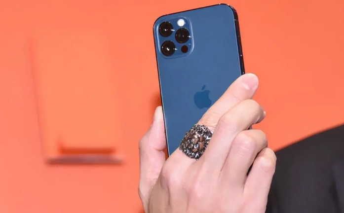 苏家屯苹果手机维修分享iPhone12系列重启方法教程 